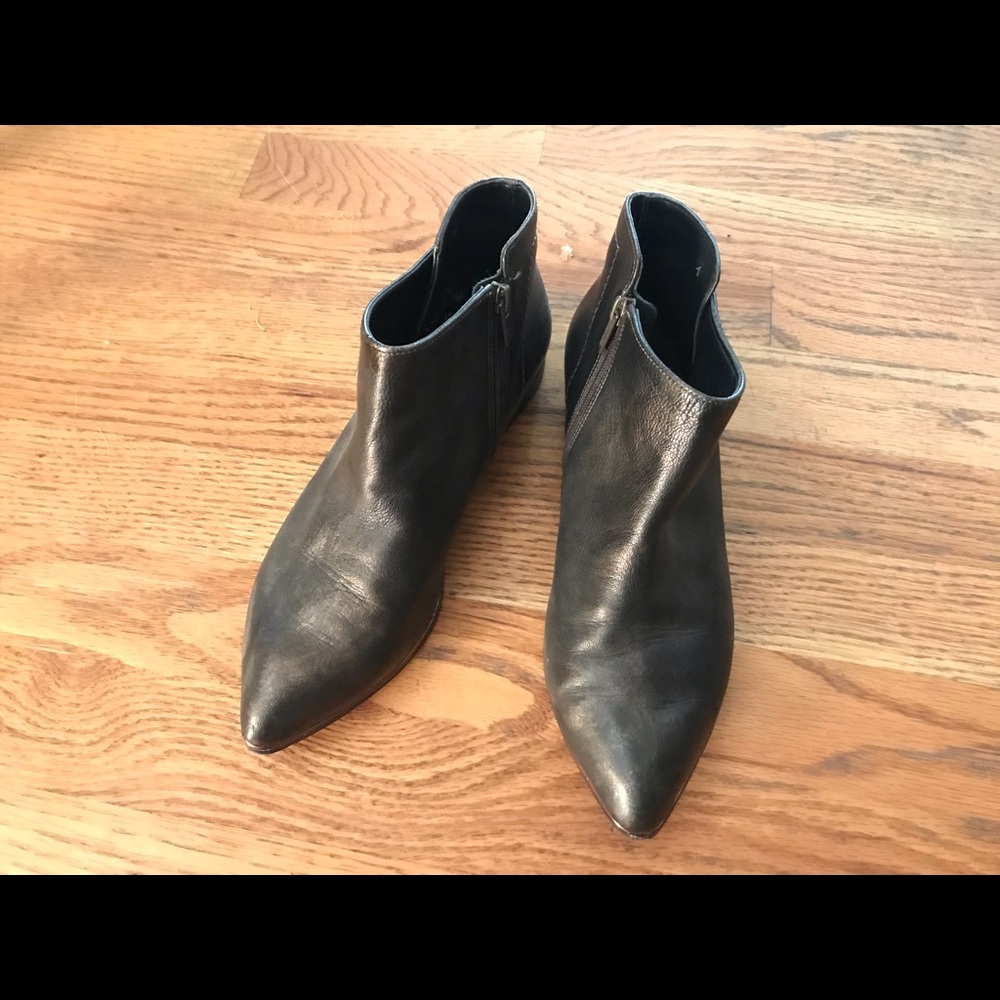 KENNETH COLE ANKLE BOOTS - size 6.5